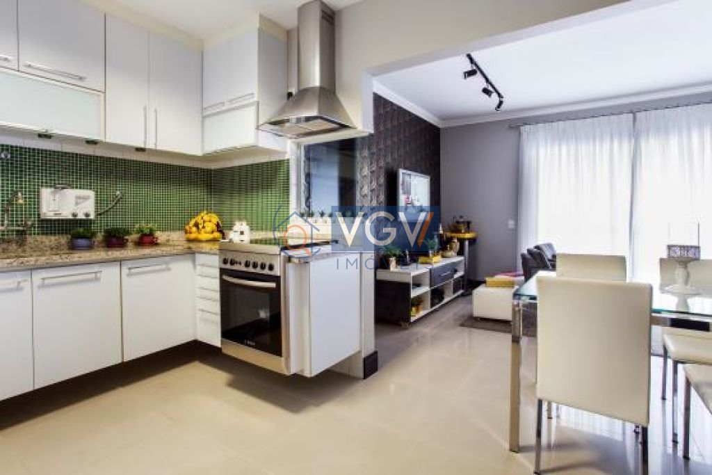 Apartamento à venda com 3 quartos, 93m² - Foto 2