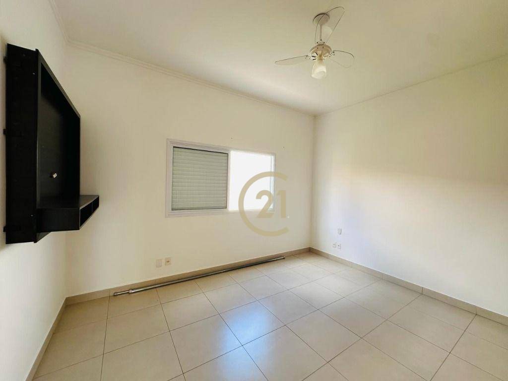 Casa de Condomínio para alugar com 4 quartos, 240m² - Foto 6