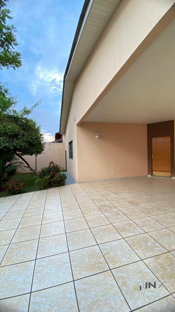 Casa de Condomínio à venda com 3 quartos, 391m² - Foto 2