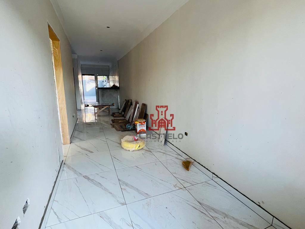 Casa à venda com 3 quartos, 80m² - Foto 3