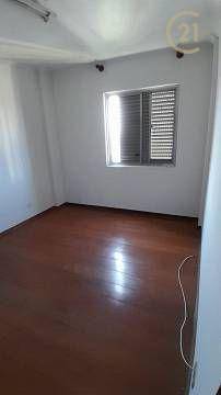 Apartamento à venda com 2 quartos, 75m² - Foto 4