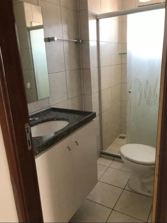 Apartamento para alugar com 3 quartos, 96m² - Foto 12