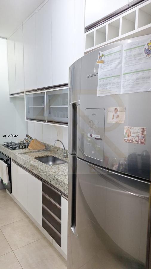 Apartamento à venda com 2 quartos, 73m² - Foto 2