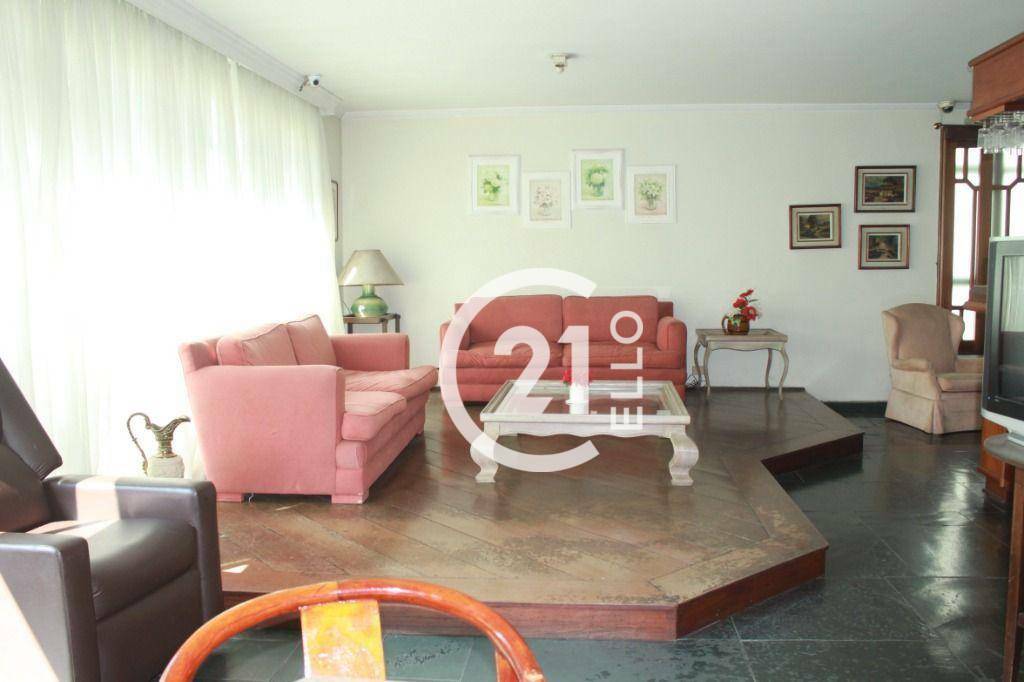 Apartamento à venda com 3 quartos, 240m² - Foto 1