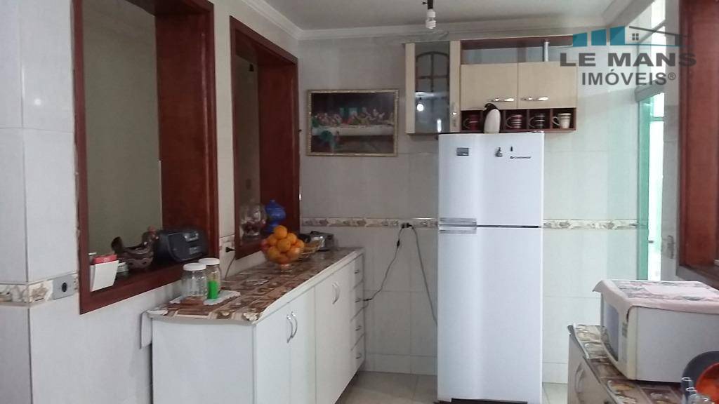 Casa à venda com 3 quartos, 195m² - Foto 5