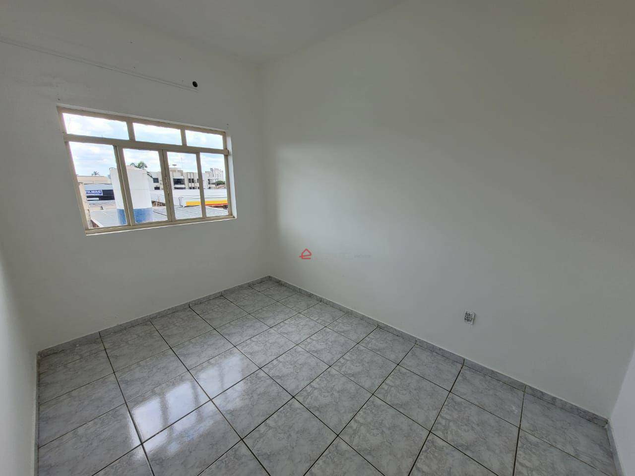 Apartamento para alugar com 3 quartos, 90m² - Foto 4