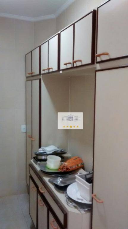 Apartamento à venda com 3 quartos, 228m² - Foto 8