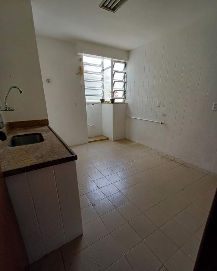 Apartamento à venda com 2 quartos, 60m² - Foto 4