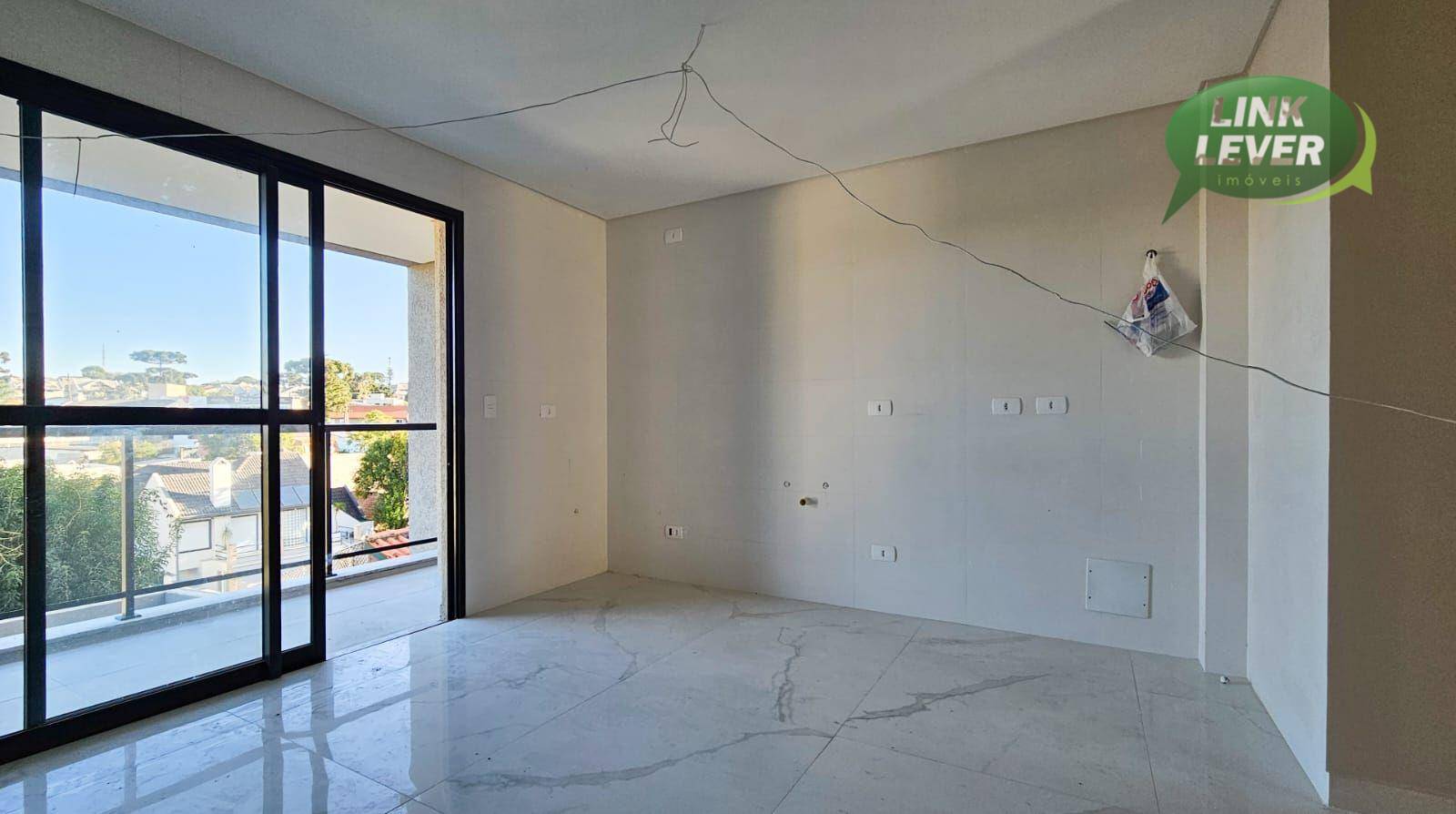 Sobrado à venda com 3 quartos, 254m² - Foto 2