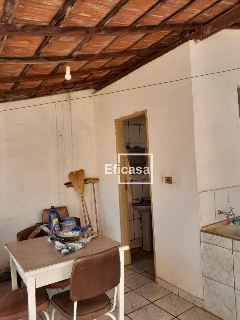 Casa à venda com 3 quartos, 140m² - Foto 1