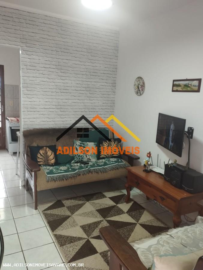 Casa à venda com 2 quartos, 40m² - Foto 1