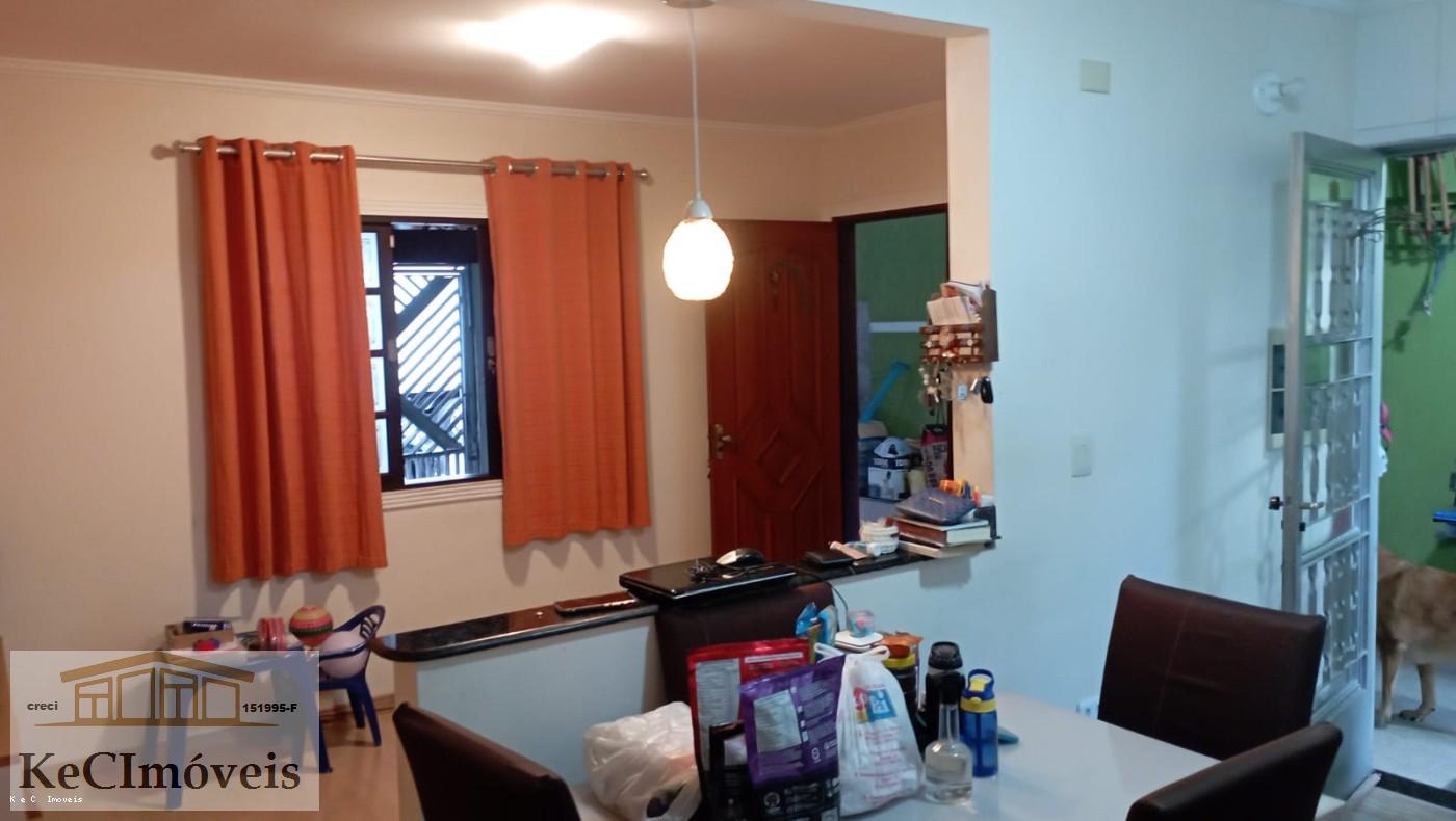 Casa à venda com 3 quartos, 126m² - Foto 1