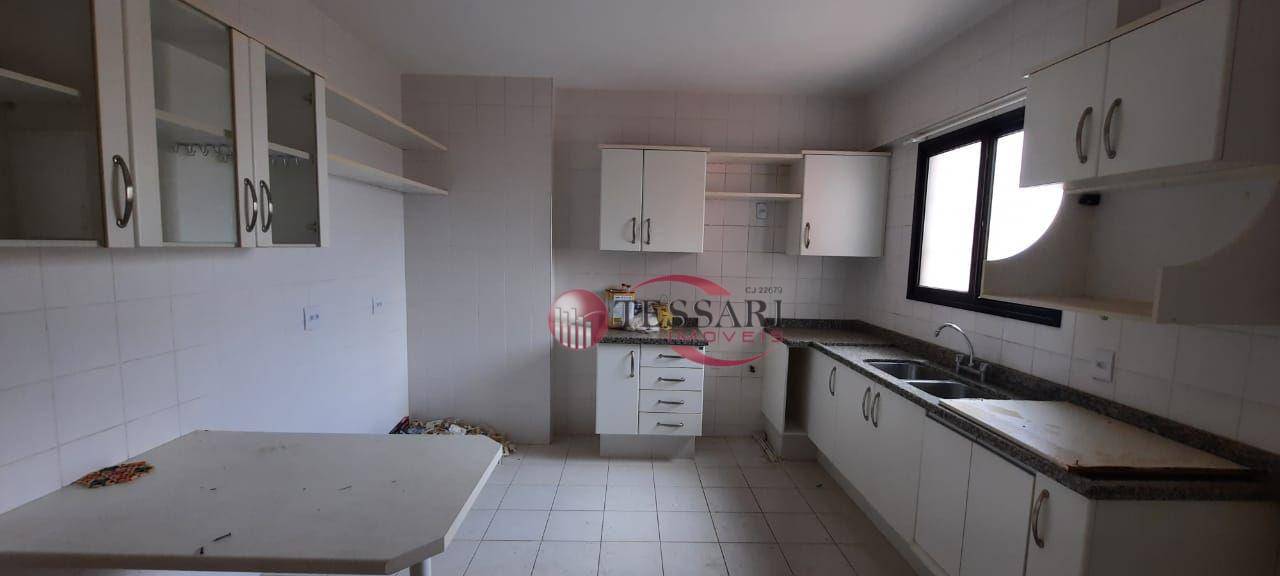 Apartamento para alugar com 3 quartos, 176m² - Foto 6