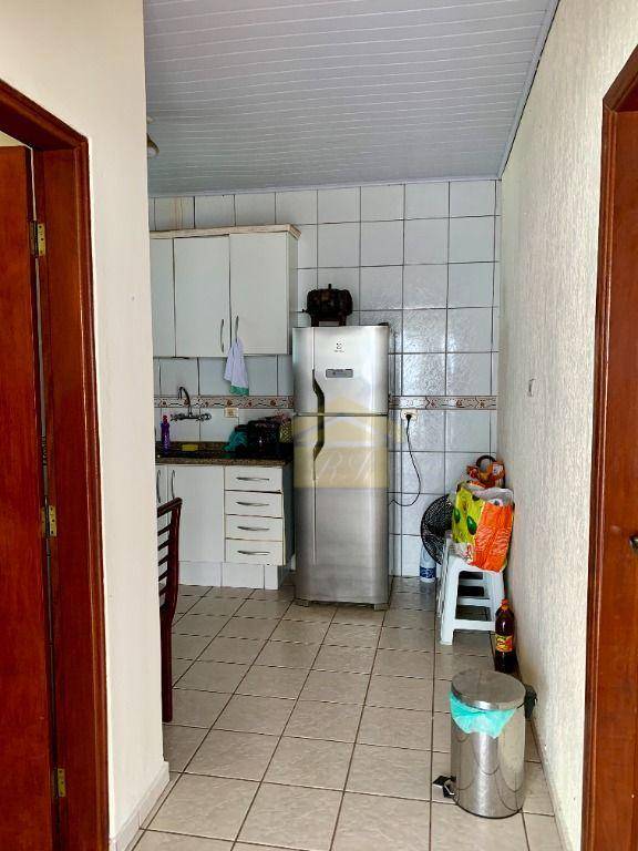 Casa para alugar com 2 quartos, 180m² - Foto 26