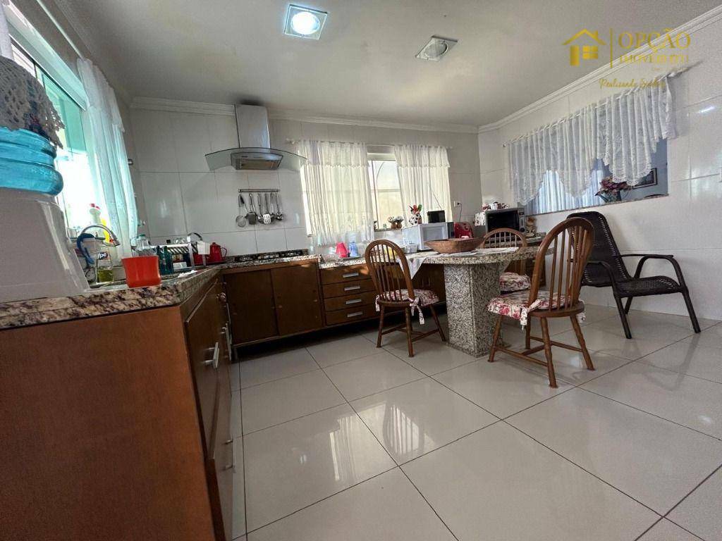 Casa de Condomínio à venda com 4 quartos, 350m² - Foto 12