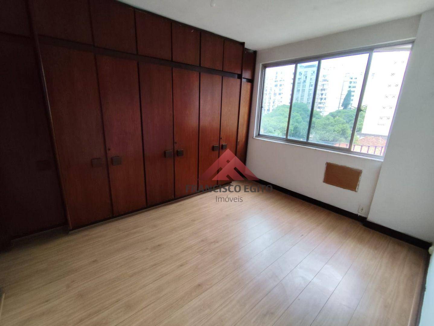 Apartamento à venda com 3 quartos, 121m² - Foto 11