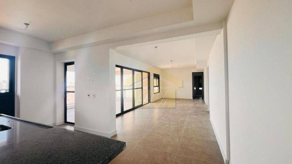 Apartamento à venda com 3 quartos, 141m² - Foto 7