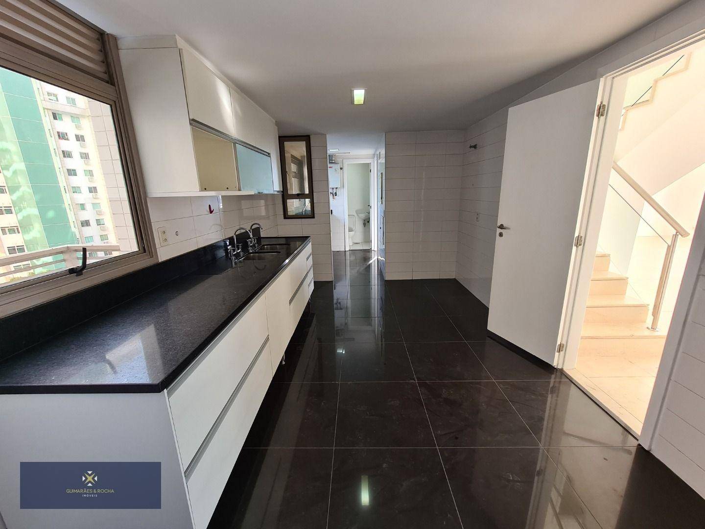 Apartamento à venda com 4 quartos, 229m² - Foto 25