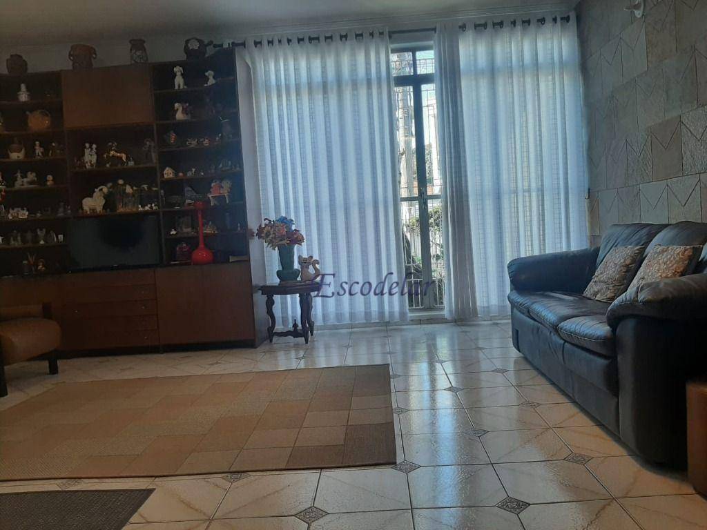 Sobrado à venda com 3 quartos, 234m² - Foto 1