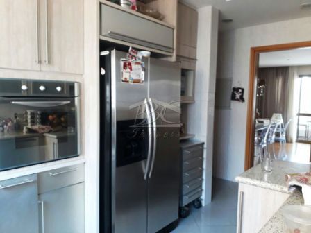 Apartamento à venda com 3 quartos, 133m² - Foto 6