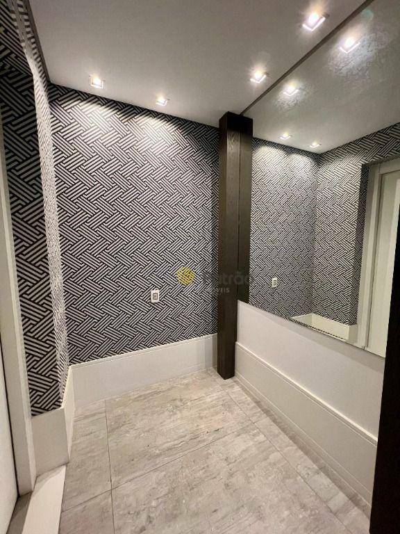 Apartamento à venda com 3 quartos, 242m² - Foto 7