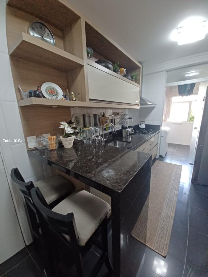 Apartamento à venda com 3 quartos, 180m² - Foto 3