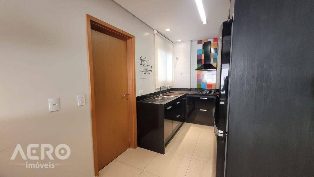 Apartamento à venda com 3 quartos, 200m² - Foto 19