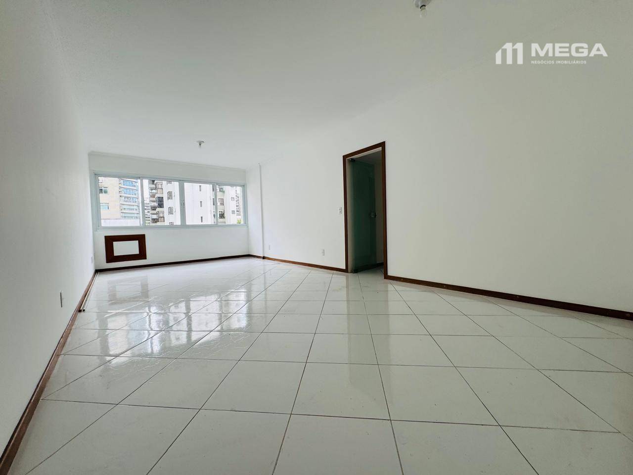 Apartamento à venda com 3 quartos, 130m² - Foto 5