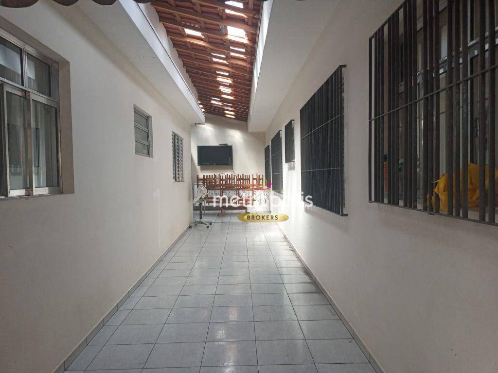 Casa à venda e aluguel com 3 quartos, 350m² - Foto 1