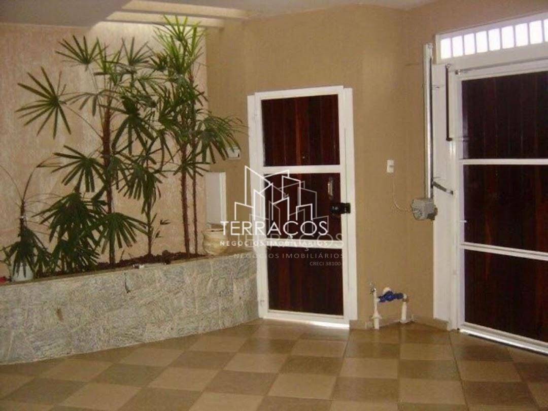 Casa à venda com 3 quartos, 200m² - Foto 2