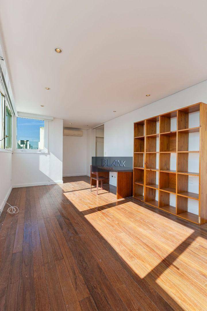 Apartamento à venda com 3 quartos, 180m² - Foto 8