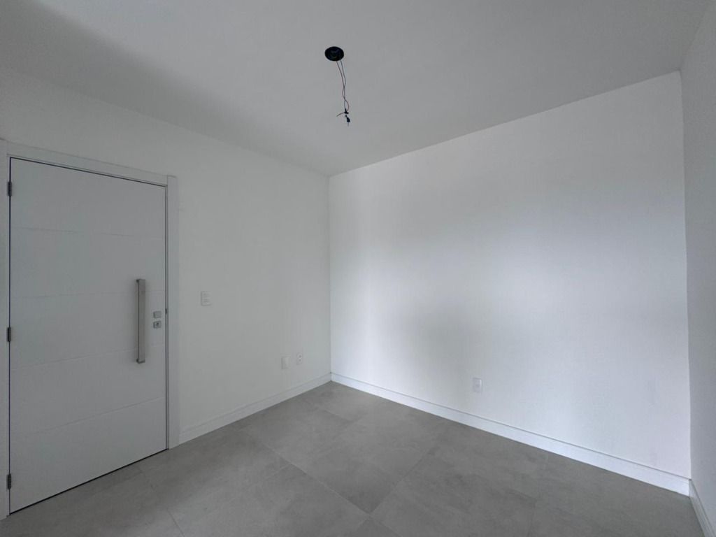 Apartamento à venda com 2 quartos, 67m² - Foto 9