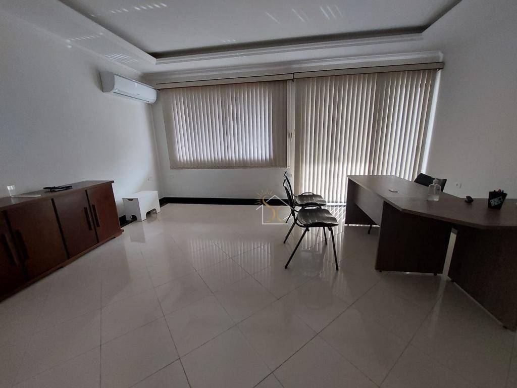 Casa à venda com 3 quartos, 295m² - Foto 8