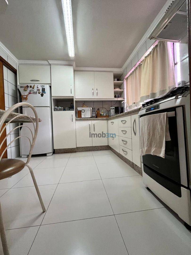 Apartamento à venda com 3 quartos, 107m² - Foto 11