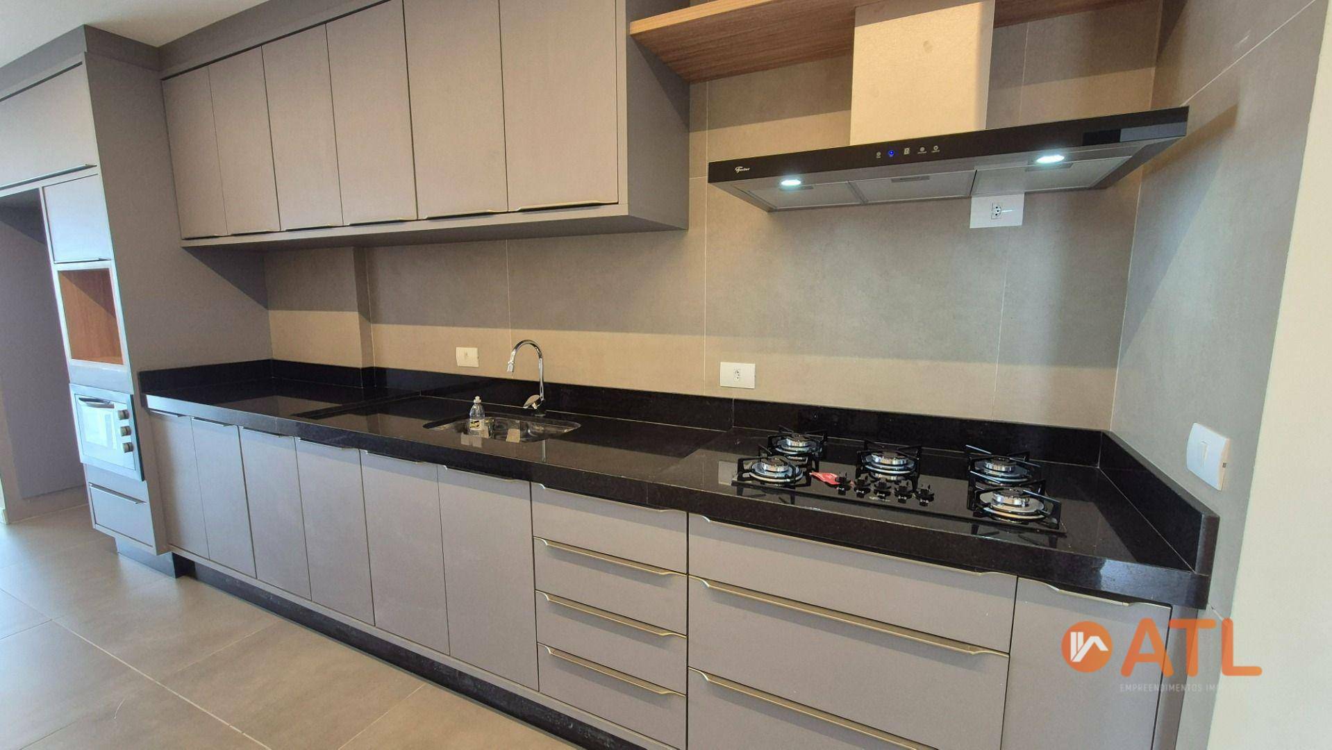 Apartamento para alugar com 3 quartos, 160m² - Foto 11