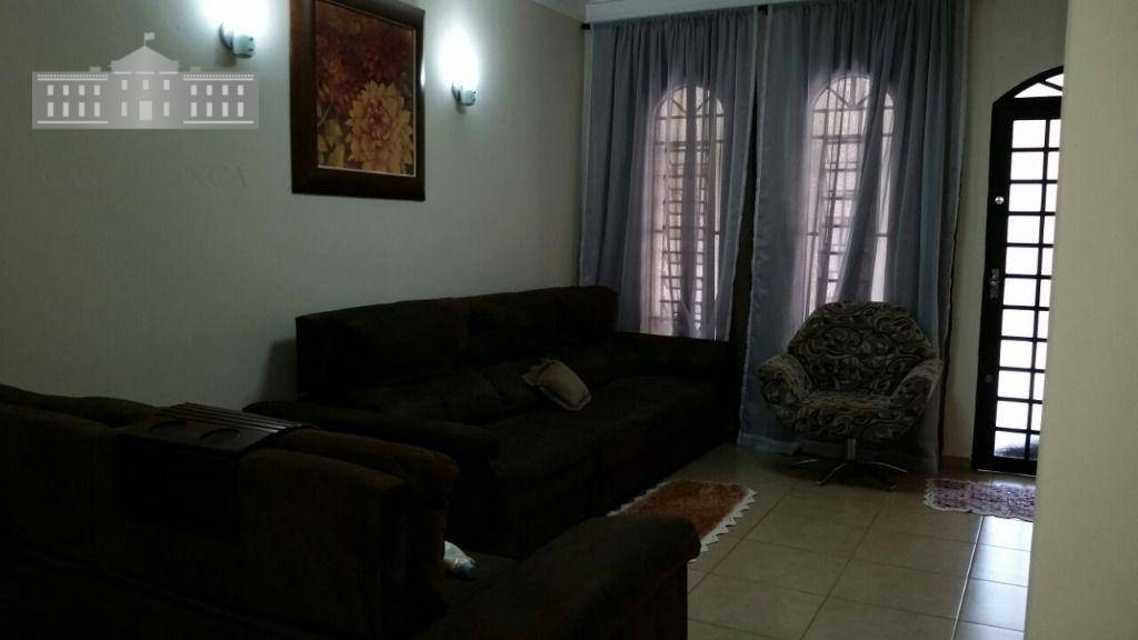 Casa à venda com 3 quartos, 150m² - Foto 2