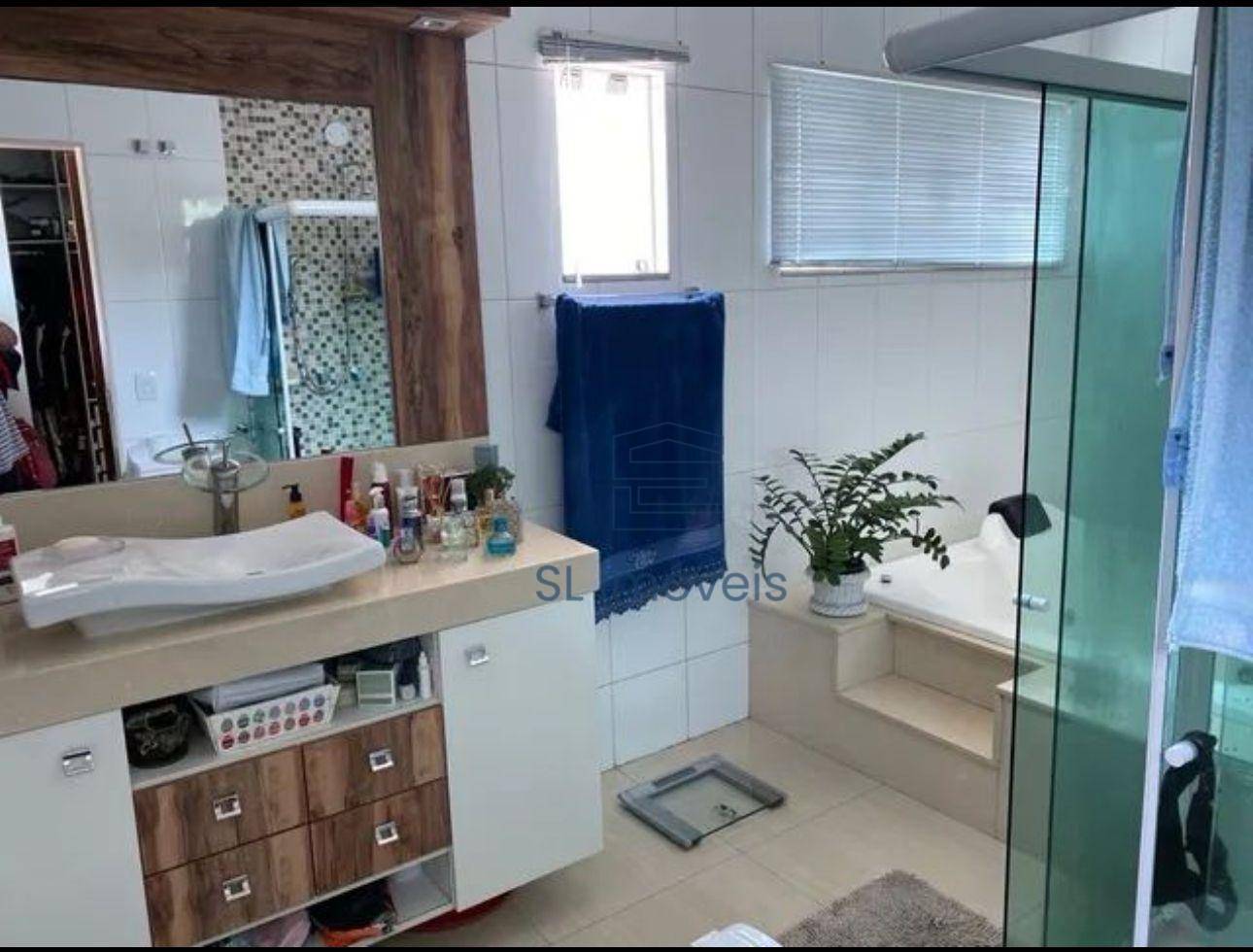 Casa à venda com 4 quartos, 320m² - Foto 15