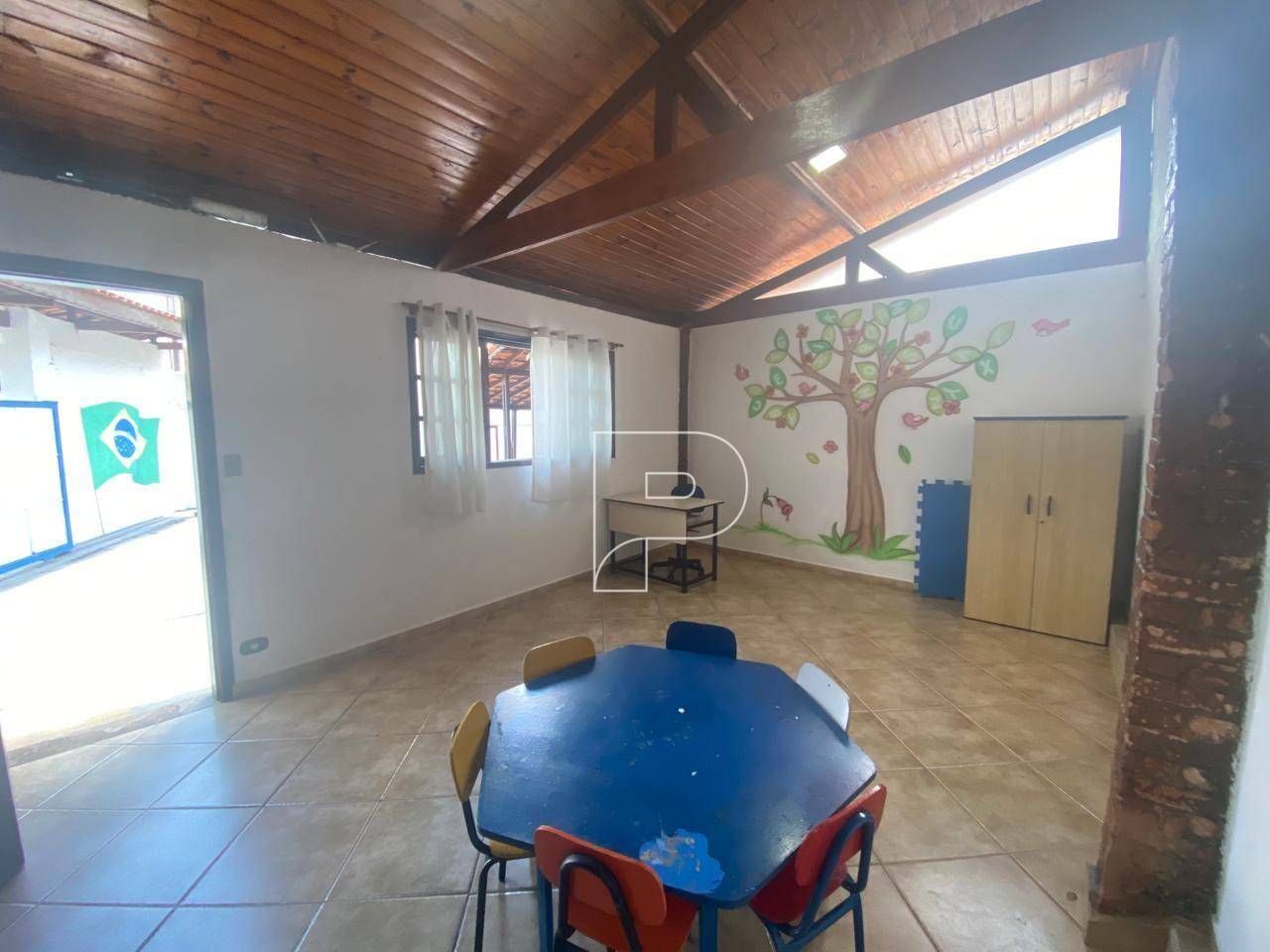 Casa à venda com 4 quartos, 240m² - Foto 8