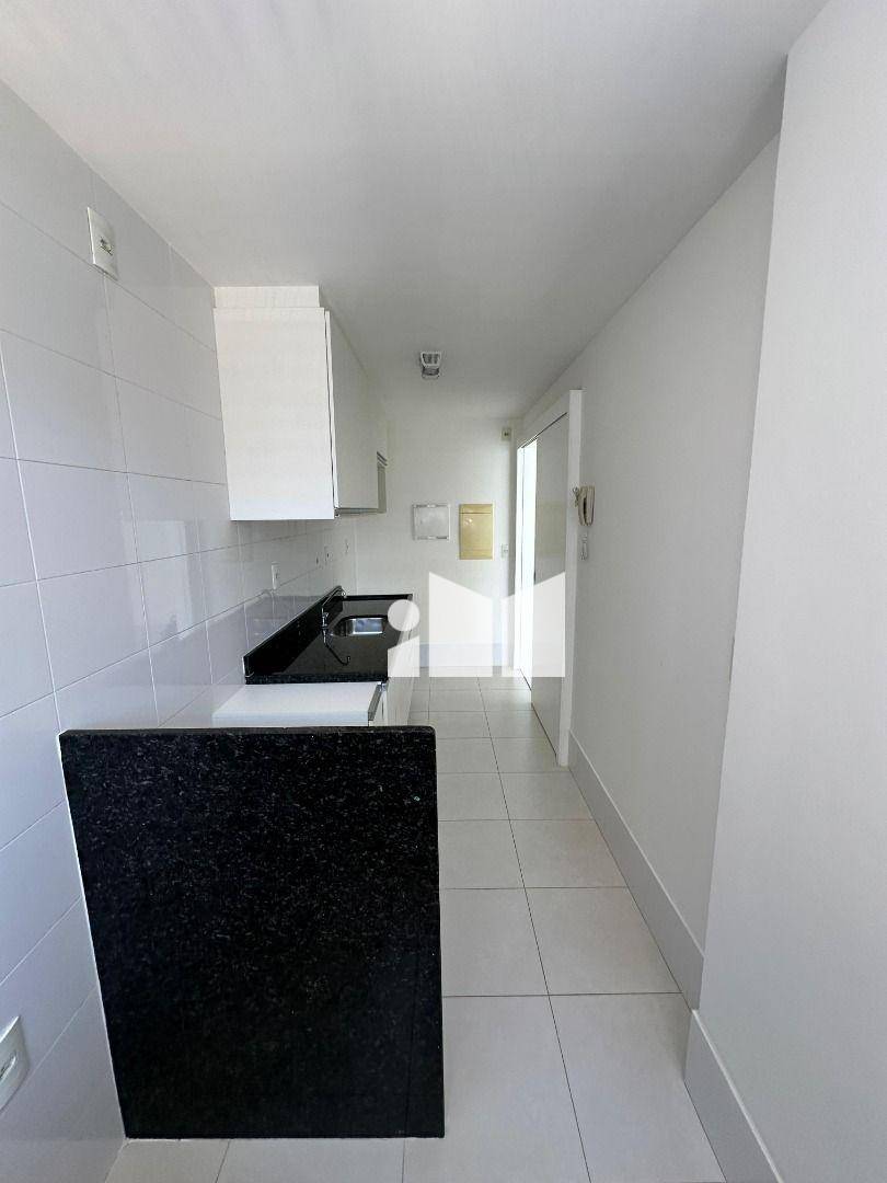 Apartamento à venda com 2 quartos, 65m² - Foto 9