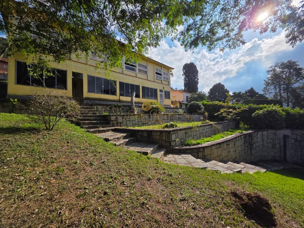 Casa à venda com 6 quartos, 375m² - Foto 2