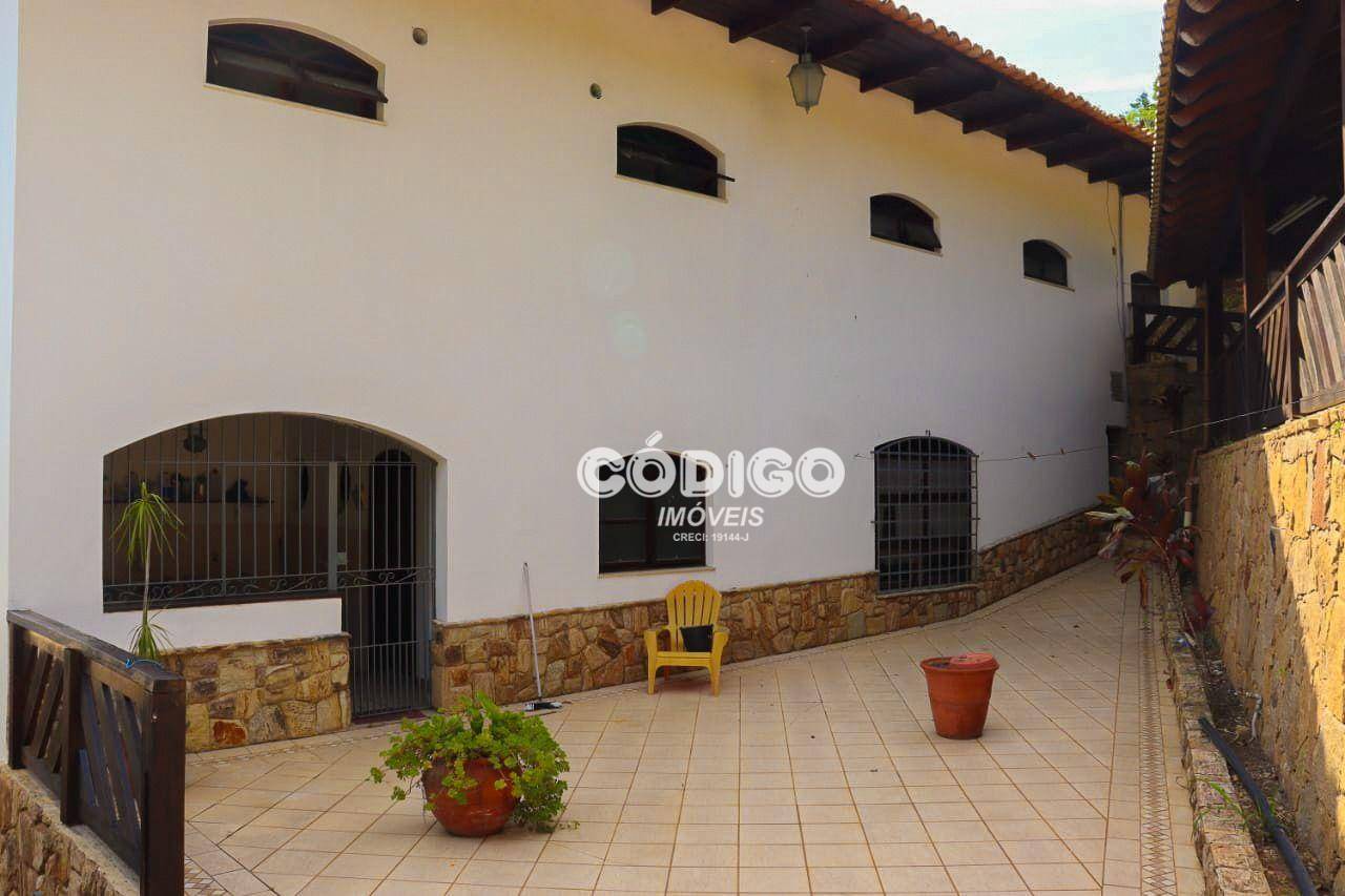 Sobrado à venda com 5 quartos, 880m² - Foto 2