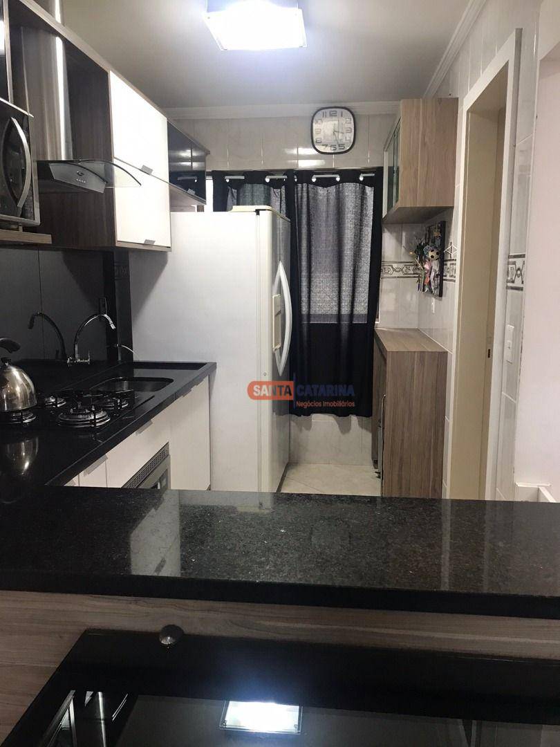 Apartamento à venda com 2 quartos, 58m² - Foto 2