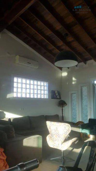 Casa para alugar com 3 quartos, 195m² - Foto 4