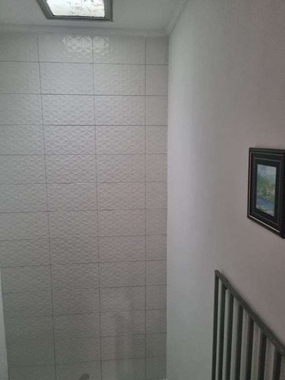 Sobrado à venda com 5 quartos, 224m² - Foto 2