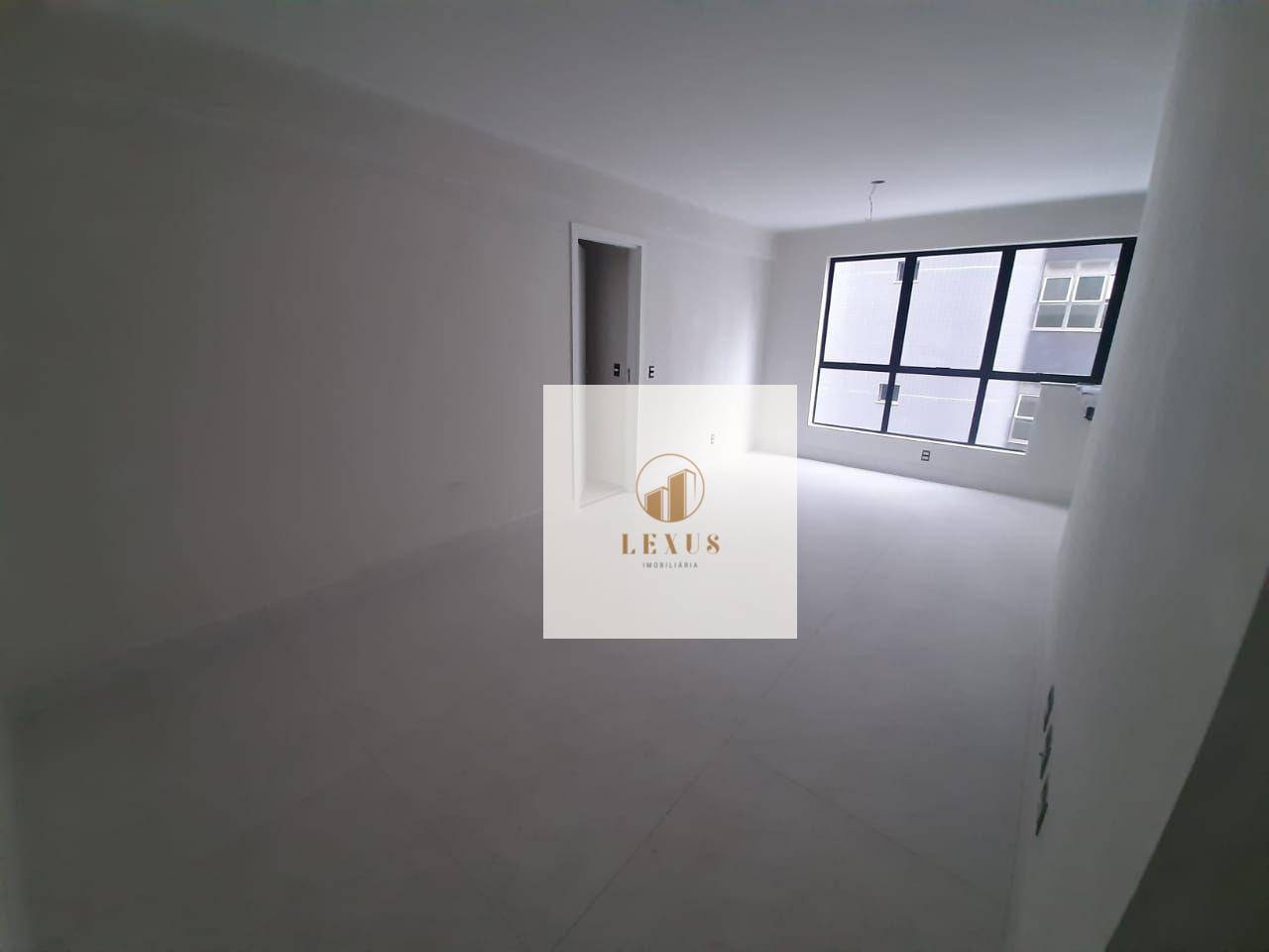 Apartamento à venda com 3 quartos, 81m² - Foto 2