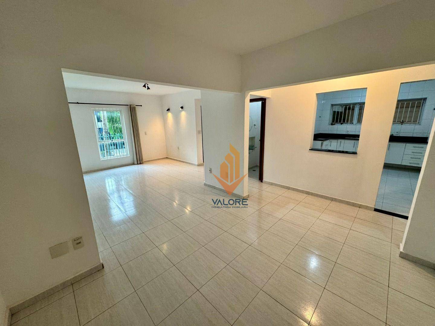 Casa à venda com 4 quartos, 300m² - Foto 12