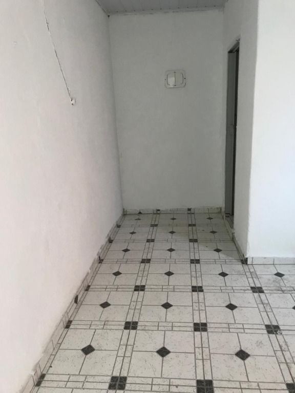 Casa para alugar com 1 quarto, 40m² - Foto 2