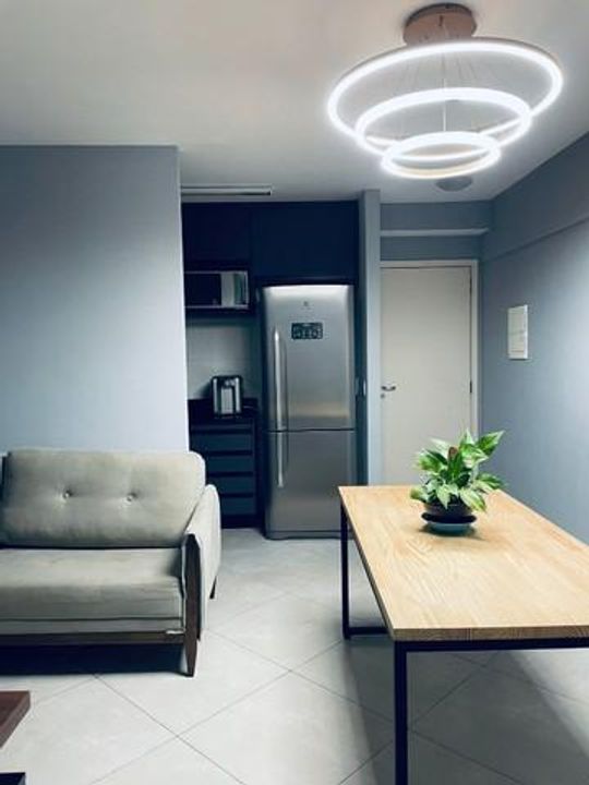 Apartamento à venda com 2 quartos, 70m² - Foto 2