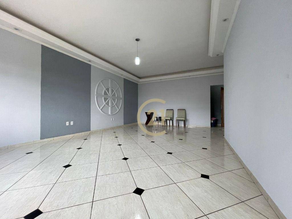 Casa para alugar com 4 quartos, 206m² - Foto 10