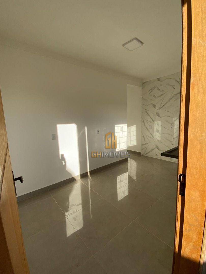 Casa à venda com 2 quartos, 97m² - Foto 5